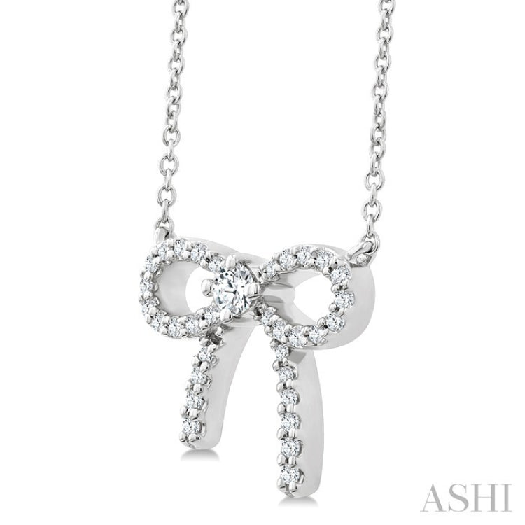 1/5 Ctw Bow Round Cut Diamond Petite Fashion Pendant With Chain in 10K White Gold