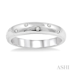 1/20 Ctw Round Cut Diamond Wedding band in Sterling Silver