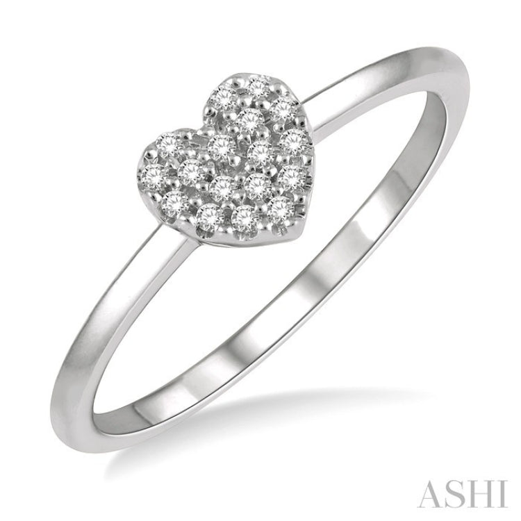1/10 Ctw Heart Charm Round Cut Diamond Petite Fashion Ring in 14K White Gold