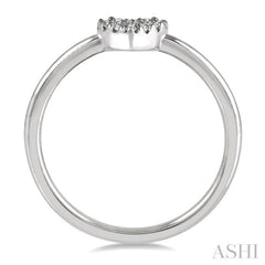 1/10 Ctw Heart Charm Round Cut Diamond Petite Fashion Ring in 14K White Gold