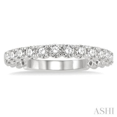 1/2 Ctw Lattice Round Cut Diamond Wedding Band in 14K White Gold