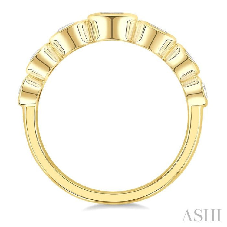 1 Ctw 7 Stone Bezel Set Oval Cut Diamond Fashion Band in 14K Yellow Gold