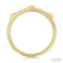 1/4 Ctw Pyramid Accent Round Cut Diamond Fashion Ring in 10K Yellow Gold