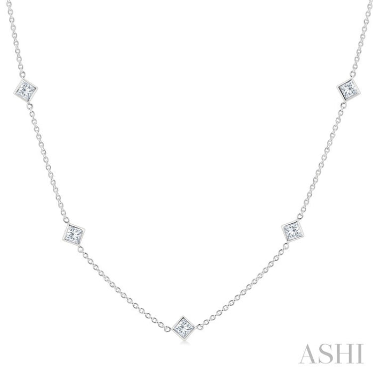 2 Ctw Princess Cut Diamond Station Necklace in 14K White Gold