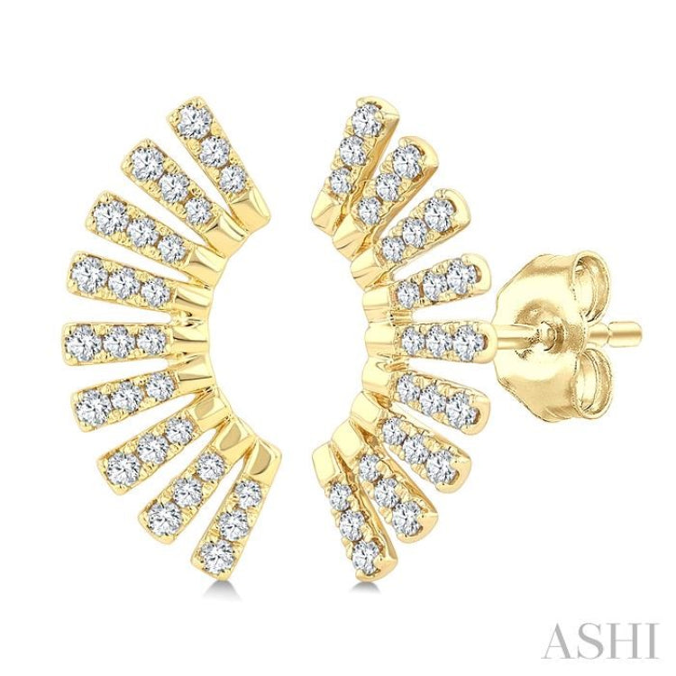 1/3 Ctw Bar-Shaped Accent Arc Round Cut Diamond Fashion Ear Climber in 14K Yellow Gold