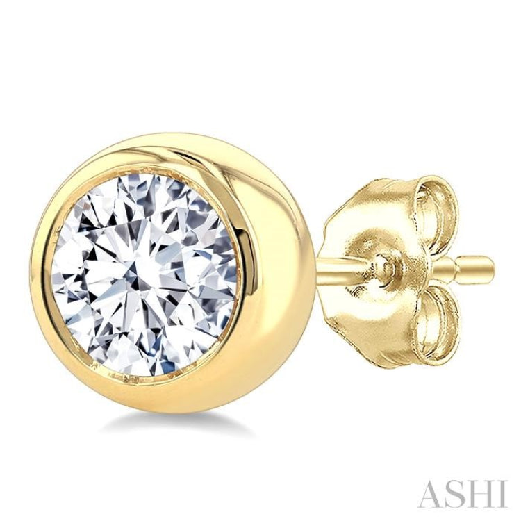 1 Ctw Bezel Set Round Cut Diamond Stud Earrings in 14K Yellow Gold