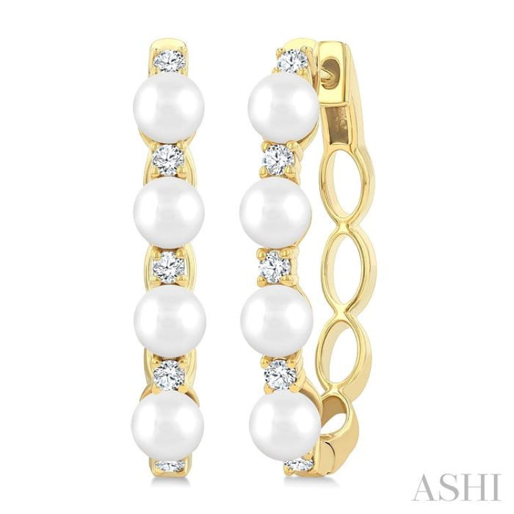 1/4 Ctw 4MM Cultured Pearl and Round Cut Diamond Fashion Hoop Earring in 14K Yellow Gold