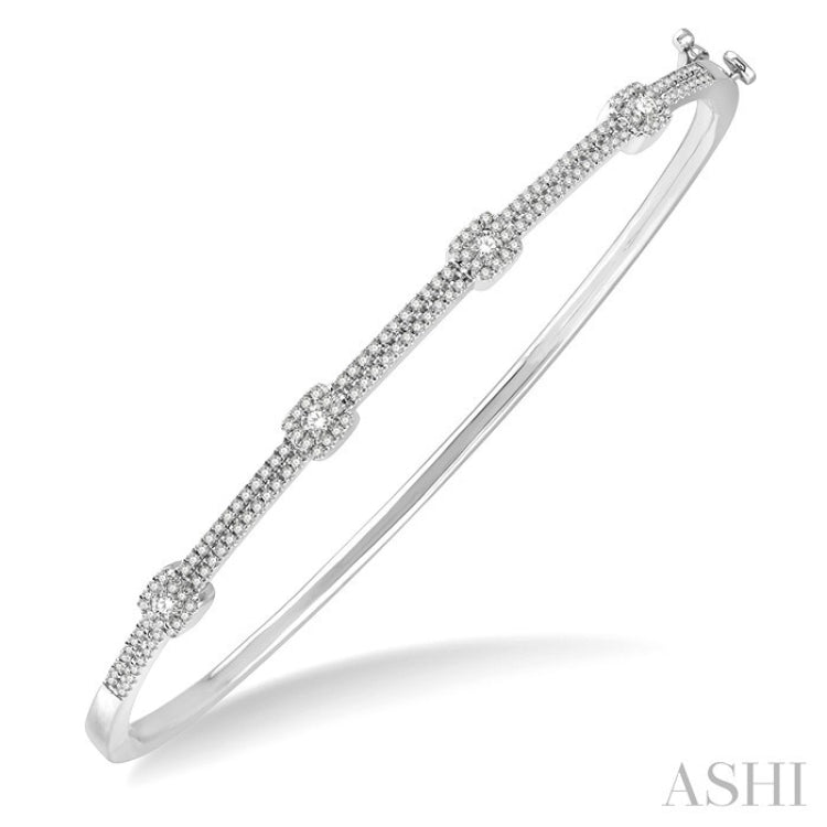 1/2 Ctw Round Cut Diamond Fashion Bangle in 14K White Gold