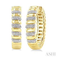 1/10 Ctw Bold Ribbed Swirl Round Cut Diamond Pirouette Fashion Hoop Earring in Yellow Gold Vermeil