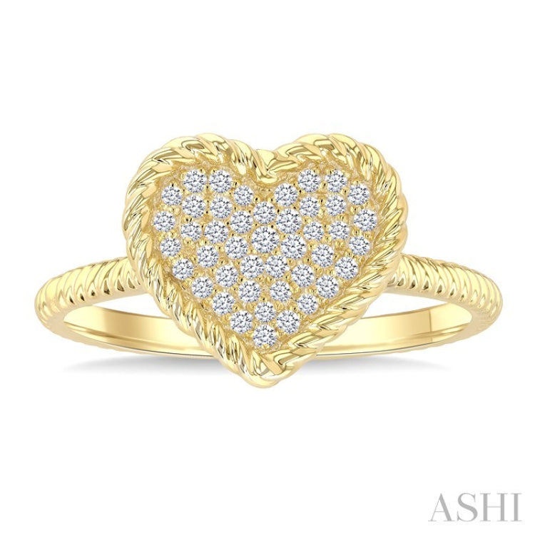 1/5 Ctw Round Cut Diamond Rope Border Heart Motif Fashion Ring in 10K Yellow Gold