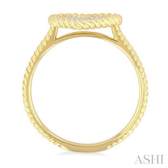 1/5 Ctw Round Cut Diamond Rope Border Heart Motif Fashion Ring in 10K Yellow Gold