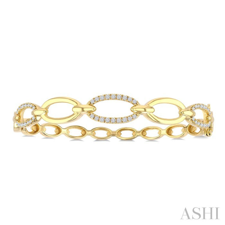 1/2 Ctw Round Cut Diamond Open Window Oval Link Bangle in 14K Yellow Gold