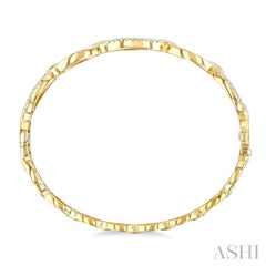 1/2 Ctw Round Cut Diamond Open Window Oval Link Bangle in 14K Yellow Gold