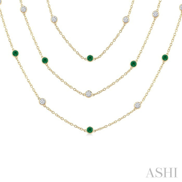 2.90 MM Round Shape Emerald and 2 1/2 Ctw Round Cut Diamond Precious Necklace in 14K Yellow Gold