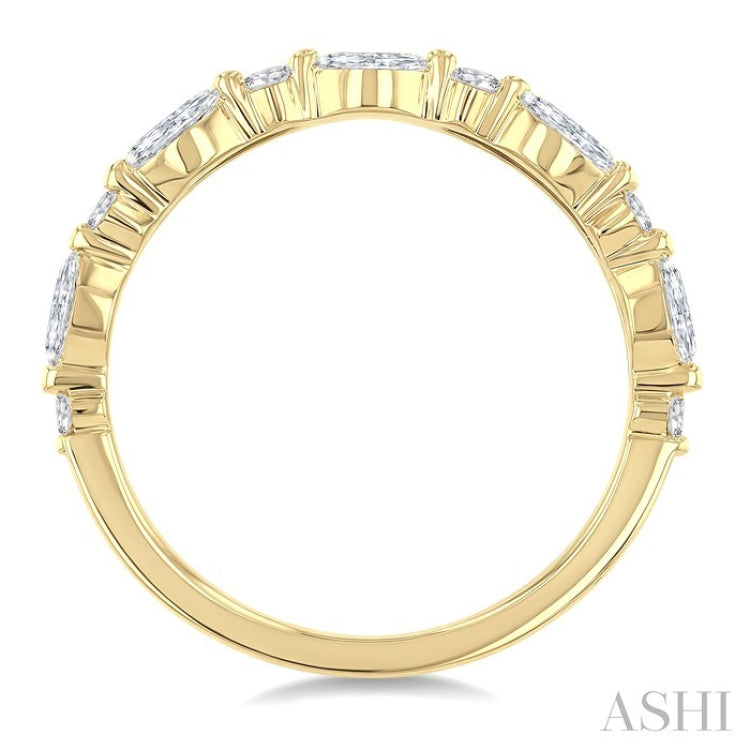 1/2 Ctw Bold V-Shaped Center Marquise and Round Cut Diamond Fashion Band in 14K Yellow Gold