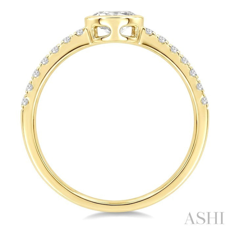 1/2 Ctw Luna Bezel East-West Oval Cut and Round Cut Diamond Ring in 14K Yellow Gold