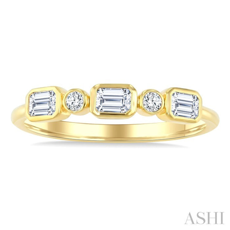 1/2 Ctw Bezel set Octagon and Round Cut Diamond Band in 14K Yellow Gold