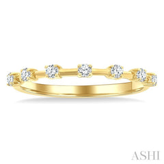1/5 Ctw Round Cut Diamond Fashion Band in 14K Yellow Gold