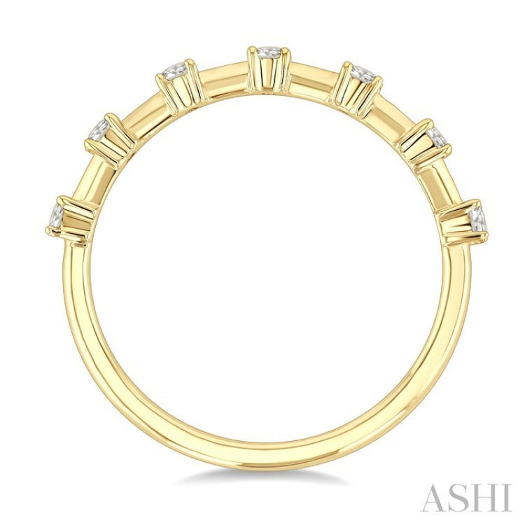 1/5 Ctw Round Cut Diamond Fashion Band in 14K Yellow Gold