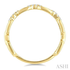1/20 Ctw Oval Shaped Open Window Links Round Cut Diamond Stackable Fashion Band in 14K Yellow Gold