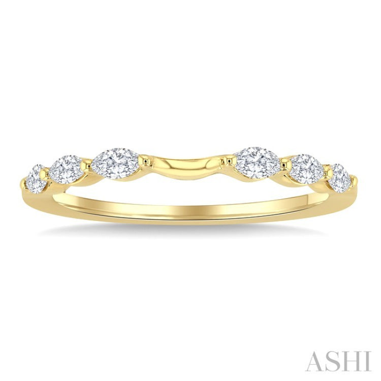 1/4 Ctw Marquise Cut Diamond Fashion Curved Band in 14K Yellow Gold