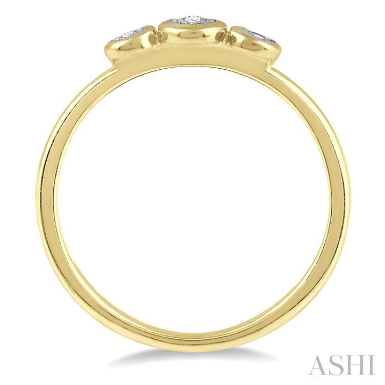 1/20 Ctw Triple Circle Round Cut Diamond Promise Ring in 10K Yellow Gold