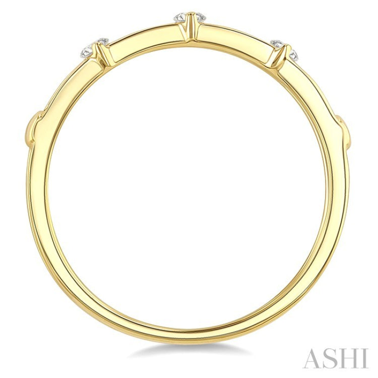1/10 Ctw Open Window Frames Round Cut Diamond Stackable Fashion Band in 14K Yellow Gold