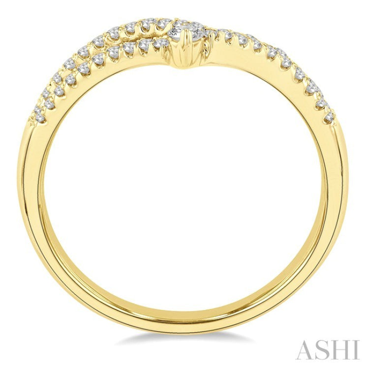 1/4 Ctw Round Cut Diamond Interlocked Twin Chevron Fashion Ring in 14K Yellow Gold