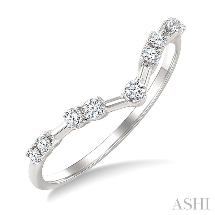 1/5 Ctw Chevron Round Cut Diamond Fashion Band in 10K White Gold