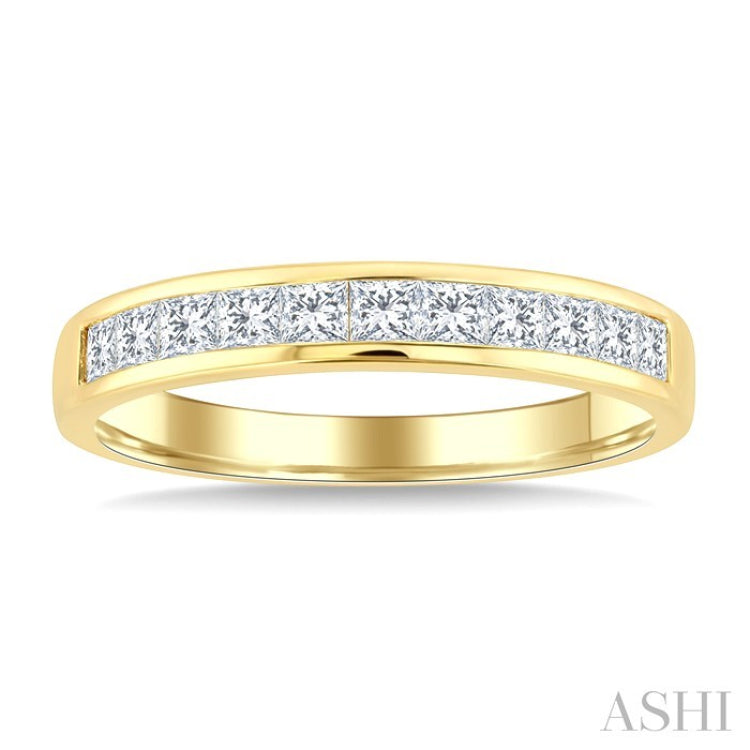 1/2 Ctw 11-Stone Princess Cut Diamond Wedding Band in 14K Yellow Gold