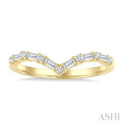 1/4 Ctw Chevron Baguette and Round Cut Diamond Fashion Ring in 14K Yellow Gold