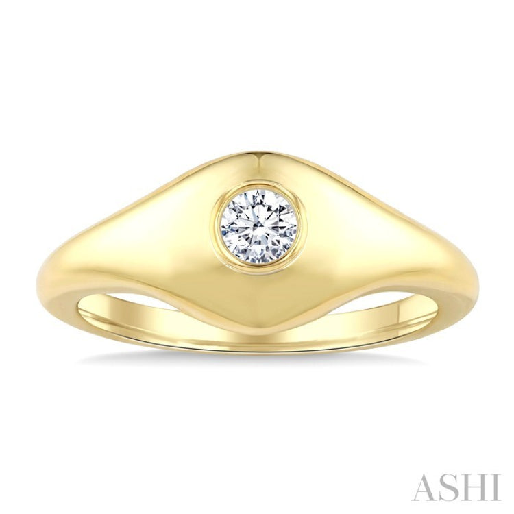 1/5 Ctw Round Cut Golden Glow Diamond Fashion Signet Ring in 10K Yellow Gold
