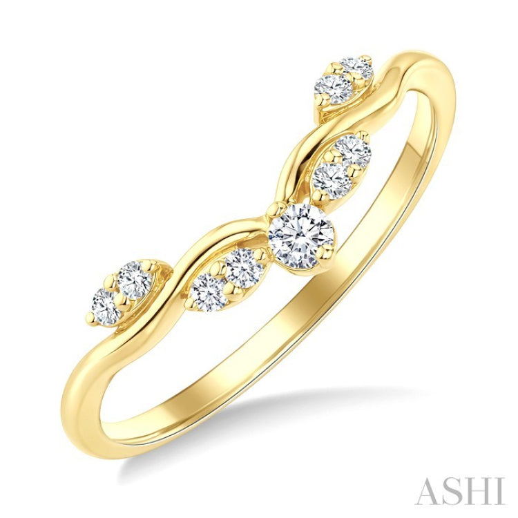 1/8 Ctw Curvy Chevron Leaf Motif Round Cut Diamond Fashion Band in 14K Yellow Gold