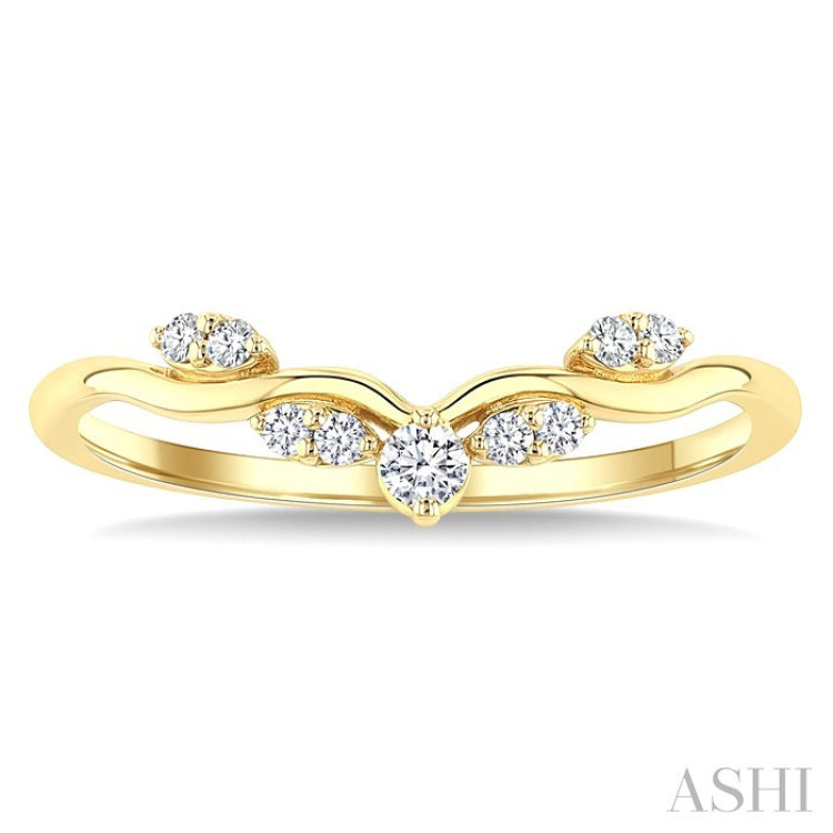 1/8 Ctw Curvy Chevron Leaf Motif Round Cut Diamond Fashion Band in 14K Yellow Gold