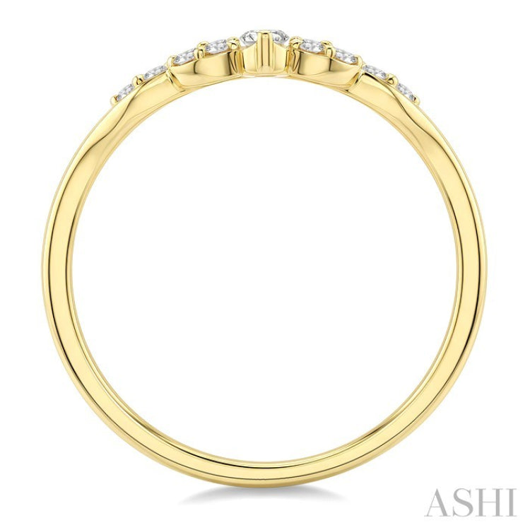 1/8 Ctw Curvy Chevron Leaf Motif Round Cut Diamond Fashion Band in 14K Yellow Gold