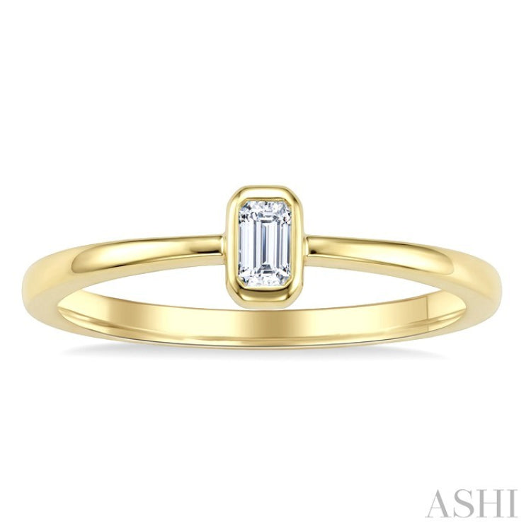 1/5 Ctw Bezel Set Emerald Cut Diamond Fashion Ring in 14K Yellow Gold
