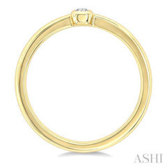 1/5 Ctw Bezel Set Emerald Cut Diamond Fashion Ring in 14K Yellow Gold