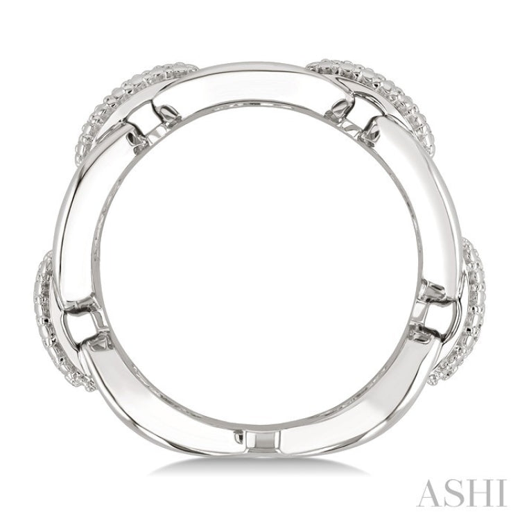 1/20 Ctw Round Cut Diamond Oval Shape D-Link Bold Fashion Ring in Sterling Silver