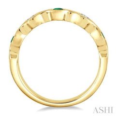 2.8 MM Bezel Set Emerald and 1/6 Ctw Round Cut Diamond Precious Stackable Band in 14K Yellow Gold