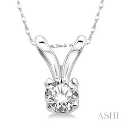 1/10 Ctw Round Cut Diamond Solitaire Pendant in 14K White Gold with Chain