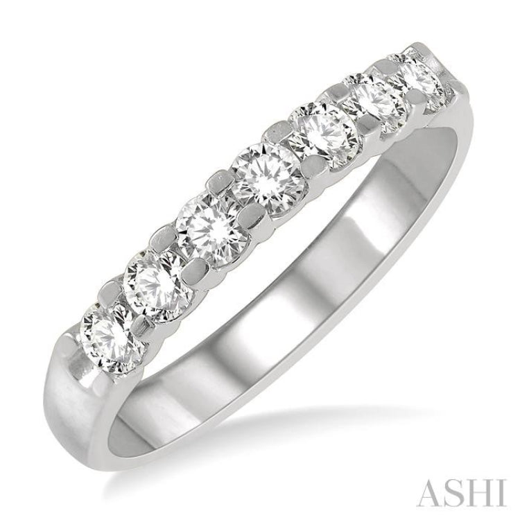 3/4 Ctw 7 Stone Round Cut Diamond Wedding Band in 14K White Gold