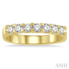 1/2 Ctw 7 Stone Round Cut Diamond Wedding Band in 14K Yellow Gold