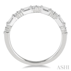 1/3 Ctw Baguette and Round Cut Diamond Wedding Band in 14K White Gold
