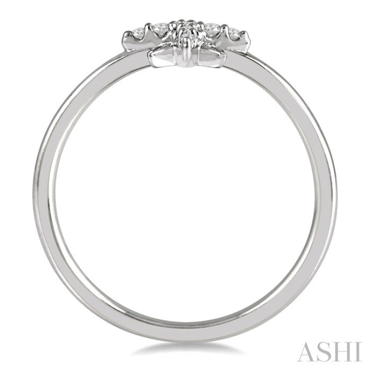 1/10 Ctw Star Center Round Cut Diamond Petite Fashion Ring in 10K White Gold