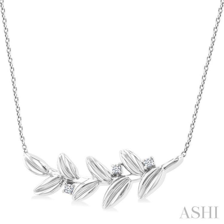 1/20 Ctw Olive Leaf Round Cut Diamond Pendant With Chain in Sterling Silver