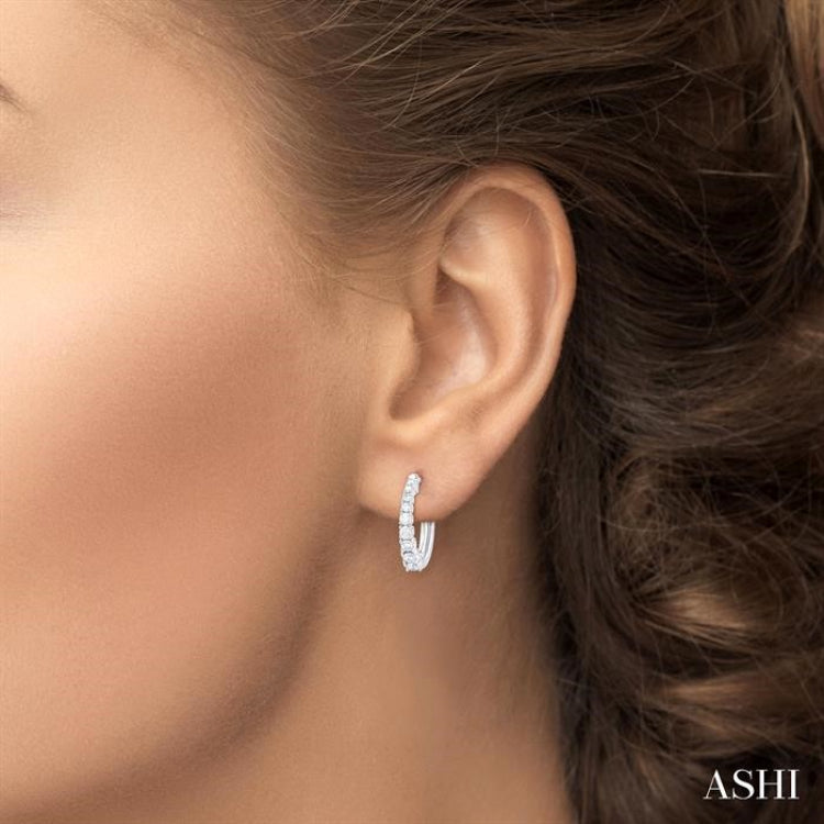 1/2 Ctw Graduated Round Cut Diamond Fashion Hoop Earrings in 14K White Gold
