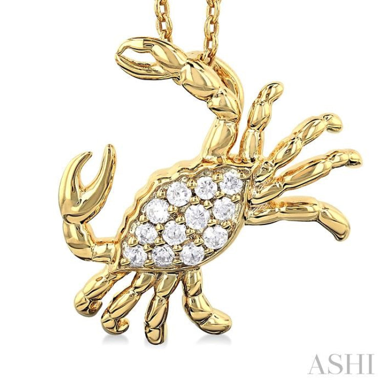 1/10 Ctw Petite Crab Round Cut Diamond Fashion Pendant With Chain in 10K Yellow Gold