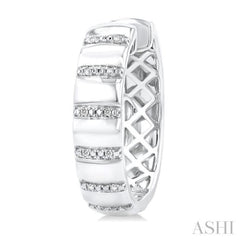 1/10 Ctw Ribbed Round Cut Diamond Pirouette Bold Fashion Hoop Earring in Sterling Silver