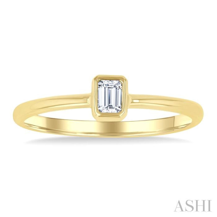 1/6 Ctw Petite Bezel Set Emerald Cut Diamond Fashion Ring in 10K Yellow Gold