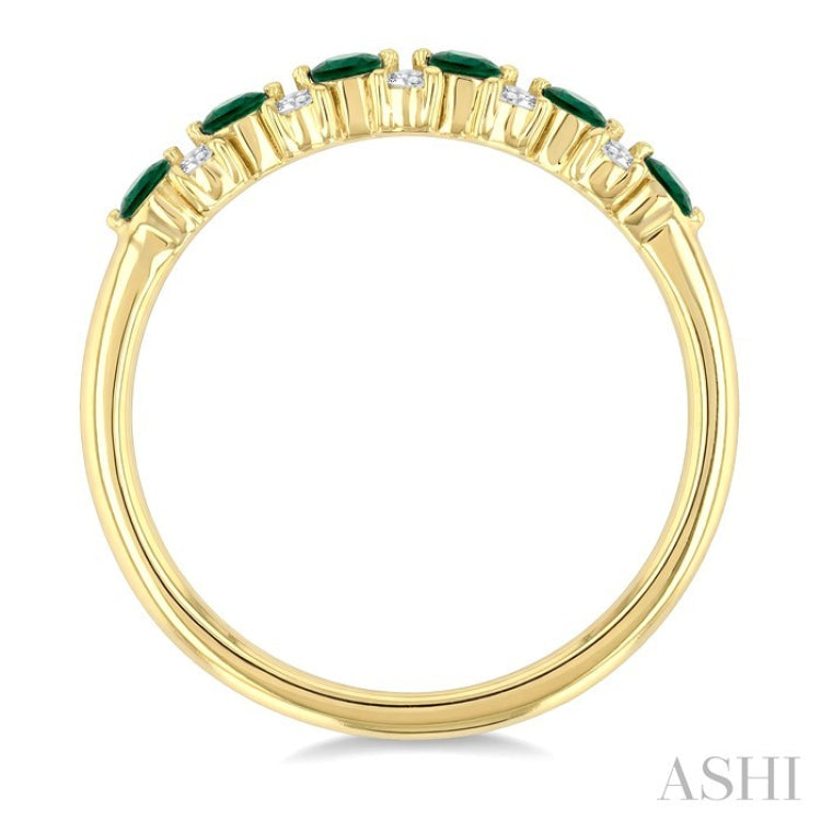 2.3 MM Emerald and 1/5 Ctw Round Cut Diamond Precious Band in 14K Yellow Gold